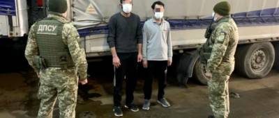 В Черноморске обнаружили двух сирийцев, которые приплыли в грузовом прицепе