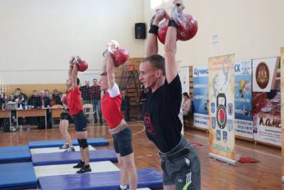 В Щучине стартовал чемпионат Беларуси по гиревому спорту