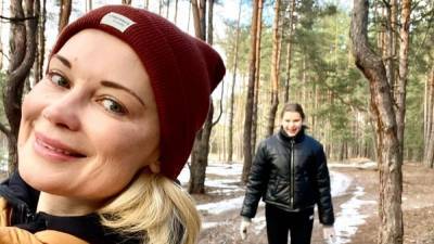 Лидия Таран показала прогулку с дочкой в лесу: фото и видео
