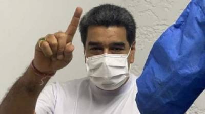 Мадуро и его жена вакцинировались «Спутником V»