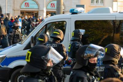 Автомобильные протесты против карантина прошли в нескольких городах Германии