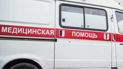 Пьяная компания напала на фельдшеров "скорой" и попыталась угнать их машину в Москве