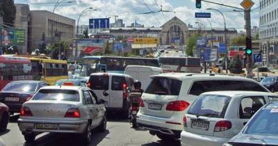 В Киеве неравнодушные граждане не дали "удрать" пьяному водителю с места ДТП (ВИДЕО)
