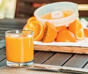 Апельсиновый сок и цитрусы защищают мозг от возрастного разрушения