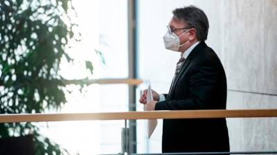 Депутатов бундестага уличили во взятках за лоббирование контракта на маски