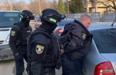 В Днепропетровской области задержан полицейский, требовавший «дань» с бизнесменов