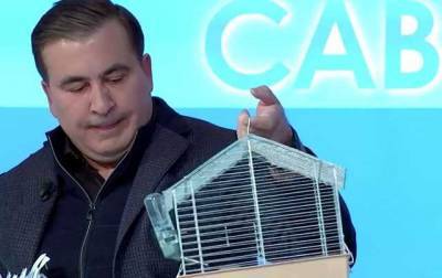 Саакашвили принес крысу на эфир и рассказал о коррупции