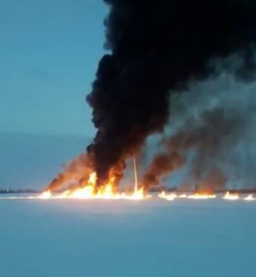 На Оби произошел пожар из-за аварии на нефтепроводе