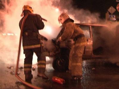 В Петербурге сгорели два автомобиля