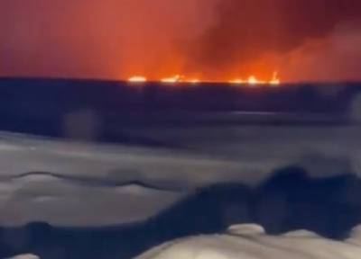 Пожарные сказали, дороги туда нет: под Нижневартовском взорвалась и загорелась река Обь