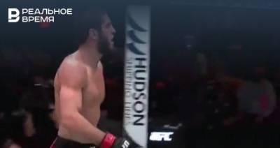 Ислам Махачев победил Дрю Добера удушающим приемом на UFC 259