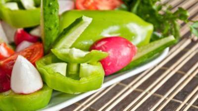 5 самых лучших и доступных рецептов весенних салатов