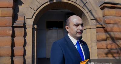 "Хотят ввода танков в Ереван": Марукян заявил о травле из-за предложения по выборам