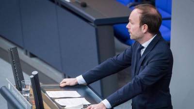 € 850 в карман: депутаты бундестага подают в отставку из-за «масочной аферы»