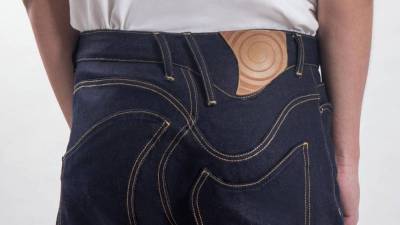 Долев Элрон — автор самых необычных джинсов, которые стали хитом инстаграма. Что надо о нем знать?