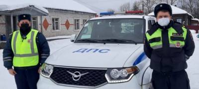 В Карелии сотрудники полиции помогли оказавшейся в беде автомобилистке