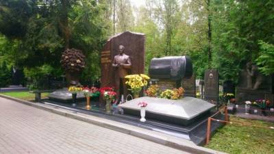 Иосиф Кобзон - Наталья Агеенко - Сестра Кобзона объяснила, почему артист не был похоронен на "аллее звезд" - politros.com - Москва