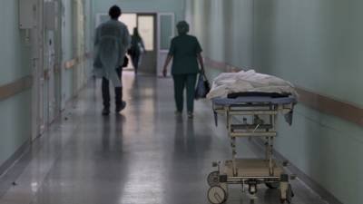 Больничный шкаф насмерть придавил юную пациентку во Владимирской области