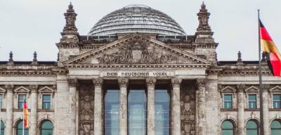 Немецкие депутаты подают в отставку из-за коррупционной схемы с медицинскими масками
