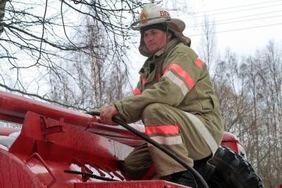 В Смоленской области работают 6937 добровольных пожарных