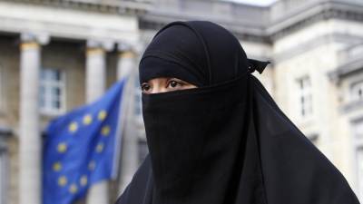 В Швейцарии могут запретить носить паранджу: проводят референдум