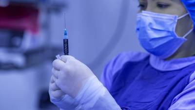 Австрия временно отказалась от AstraZeneca из-за смерти женщины после прививки