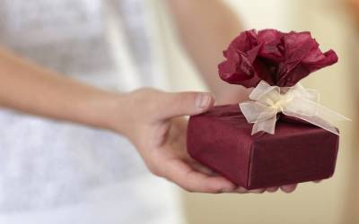 Как выбирать и дарить подарки: этика подарка