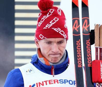 Опубликовано видео, как Большунов сломал палку на финише на ЧМ по лыжным гонкам