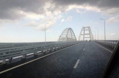 "Уйдет" в дыру: геолог рассказал, как может исчезнуть Керченский мост