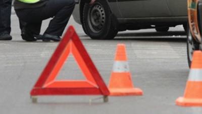 Пьяный водитель Mitsubishi сбил девушку на перекрестке в Петербурге
