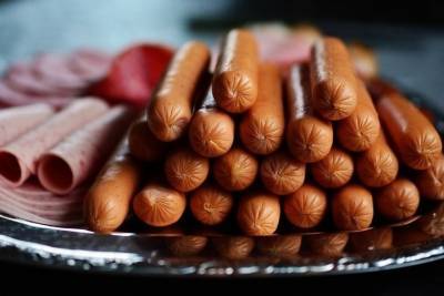 Онколог предостерег от употребления колбасы: может быть вреднее сигарет