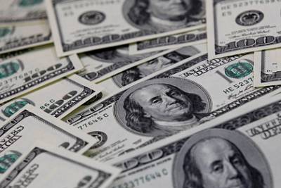 Россияне сняли со счетов 28 миллиардов долларов в иностранной валюте за год