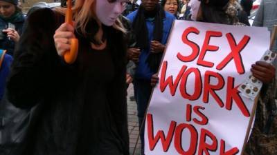 Обедневшие на фоне пандемии работники секс-услуг Бельгии вышли на протест