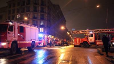 Пожарные потушили возгорание в двухкомнатной квартире в Купчино