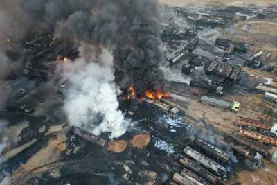 «Неизвестные» нанесли ракетный удар по базе нефтепродуктов под Аль-Бабом: сгорело свыше 100 цистерн, три десятка убитых и раненых боевиков