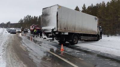 В ДТП с грузовиком под Самарой погибли 7 человек