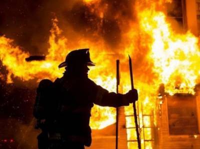 В Киеве горела баня: в пожаре погибли 3 человека