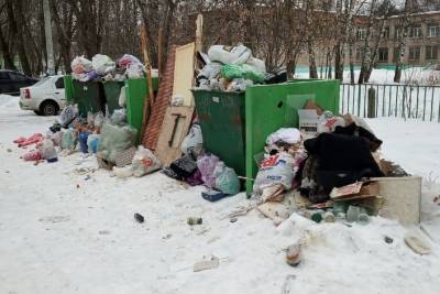 Ивановцы жалуются на работу мусорного оператора – завалили мусором