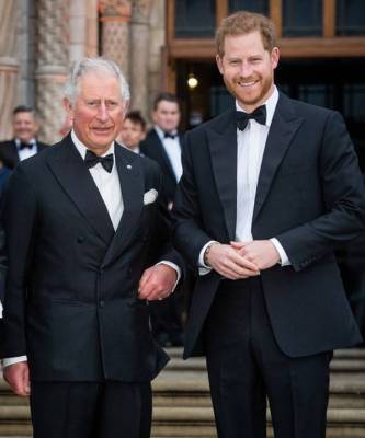 Принц Чарльз больше не отвечает на звонки сына, принца Гарри