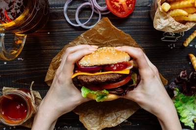 Когда переедания во время диеты – законно: что такое читмил и кому это будет полезно