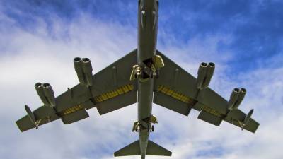 Пентагон подтвердил информацию о полете двух бомбардировщиков B-52H к границам Ирана