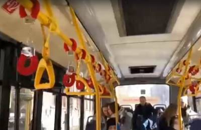 В Ростове на линию вышел автобус с наручниками в салоне