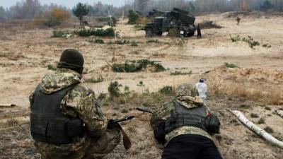 Украинские силовики четыре раза за сутки нарушили режим прекращения огня в Донбассе