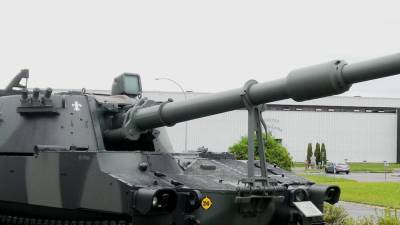 США перебросили в Германию самоходные артиллерийские установки M109A7 Paladin