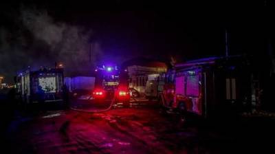 Ночью в Киеве сгорела недостроенная баня: в огне погибли три человека