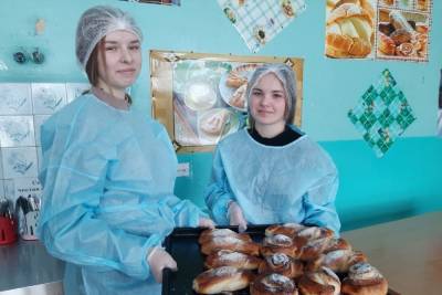 Рязанские школьники приготовили праздничный завтрак к 8 Марта
