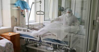 Коронавирус в Украине: в 8 областях превышен уровень госпитализации больных COVID-19
