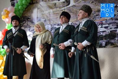 В Карабудахкентском районе поздравили женщин с 8 Марта