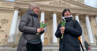 Более 300 тыс тюльпанов подарили москвичкам в рамках акции "Вам, любимые"