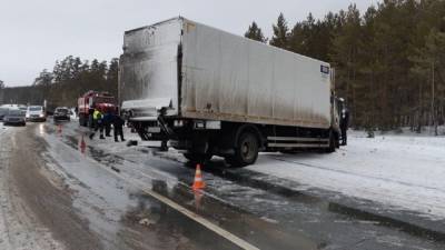 В России переполненная легковушка, в которой ехали 7 человек, попала в ДТП: все погибли